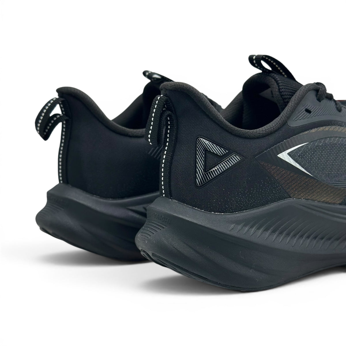 Peak Training Running Shoes BLACK/MAGNETRC GREY