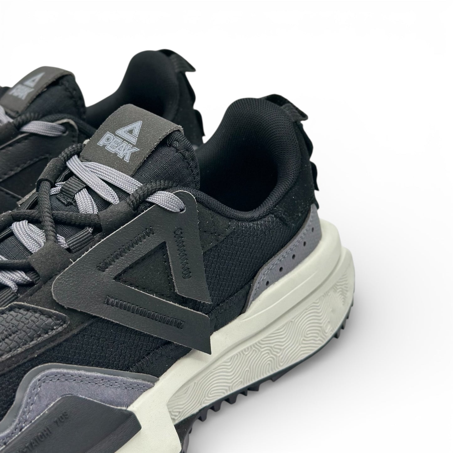 Peak Flair 2.0 Black/Paloma Ash