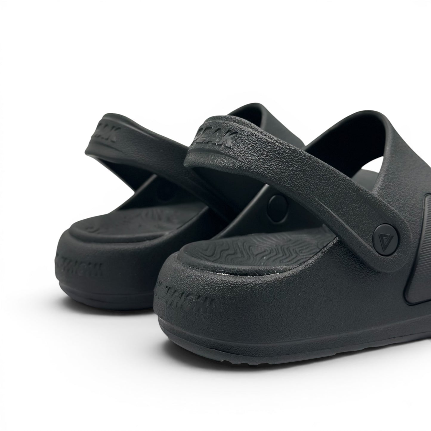 Peak Taichi Sandals ALL BLACK