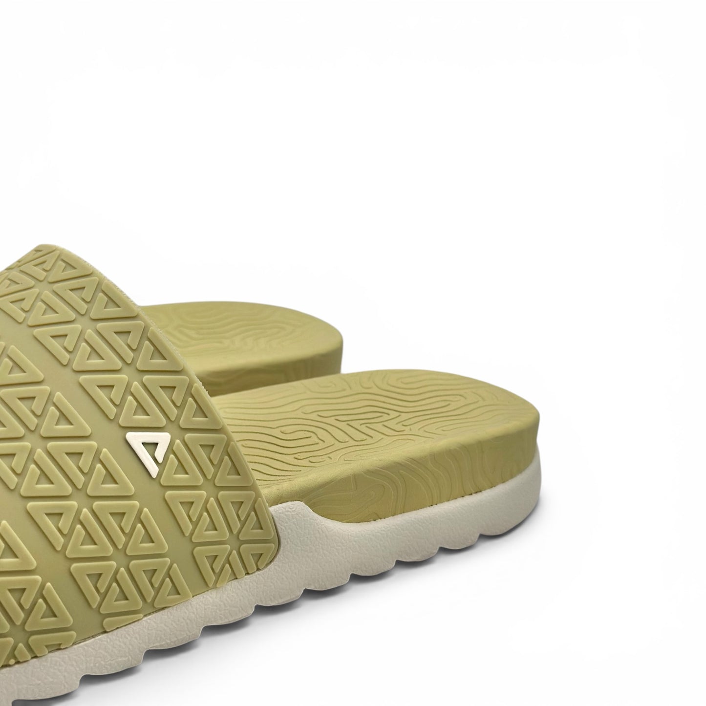 Peak Taichi Slippers Ivory Yellow