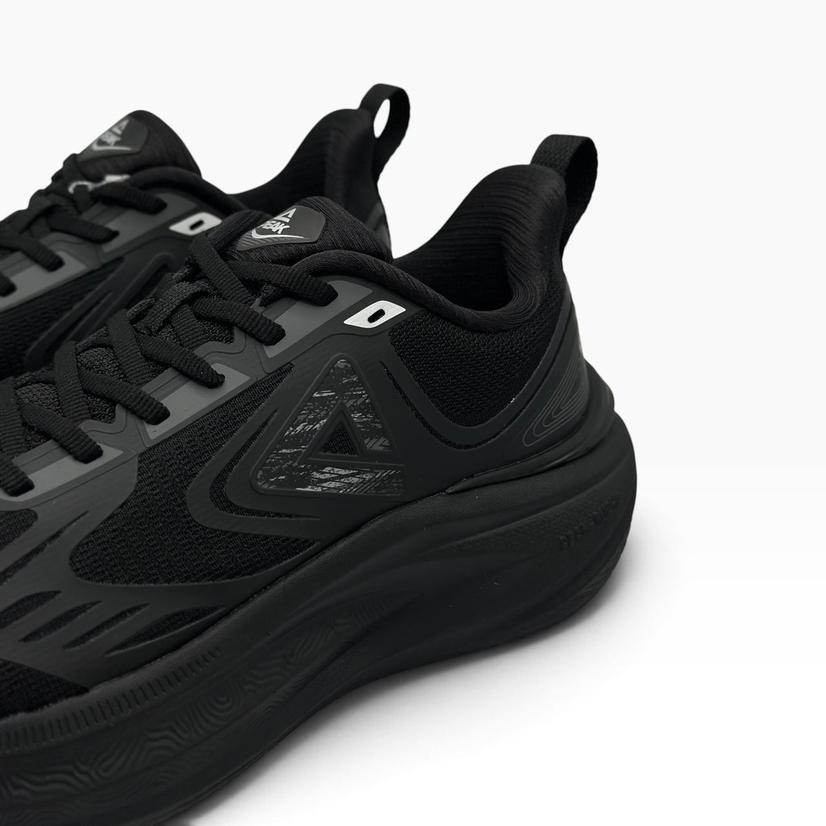 Peak Cushion Breathable Running Shoes All Black