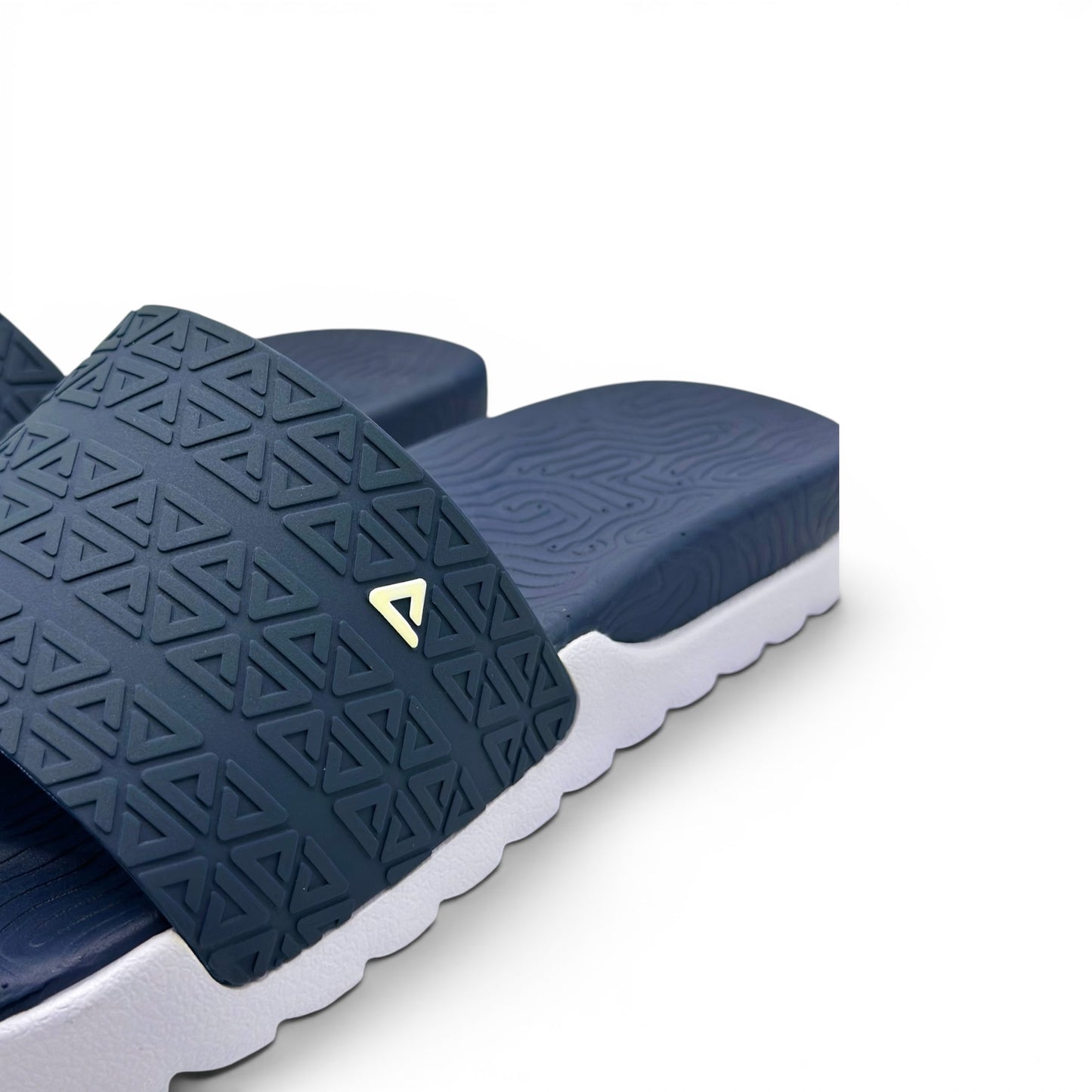 Peak Taichi Slippers Navy/White