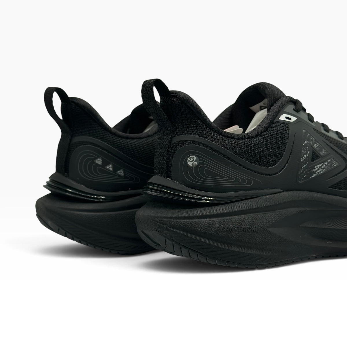 Peak Cushion Breathable Running Shoes All Black