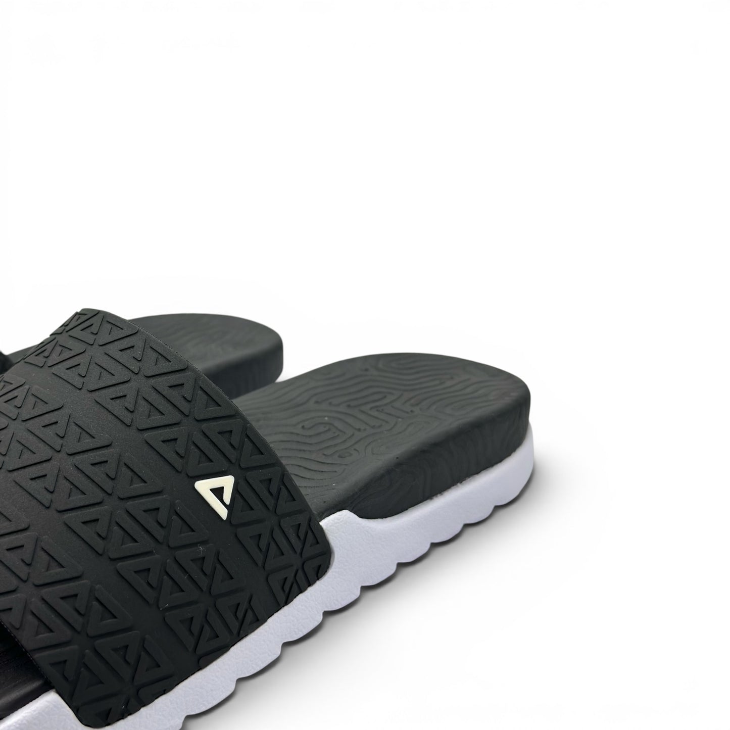 Peak Taichi Slippers White/Black